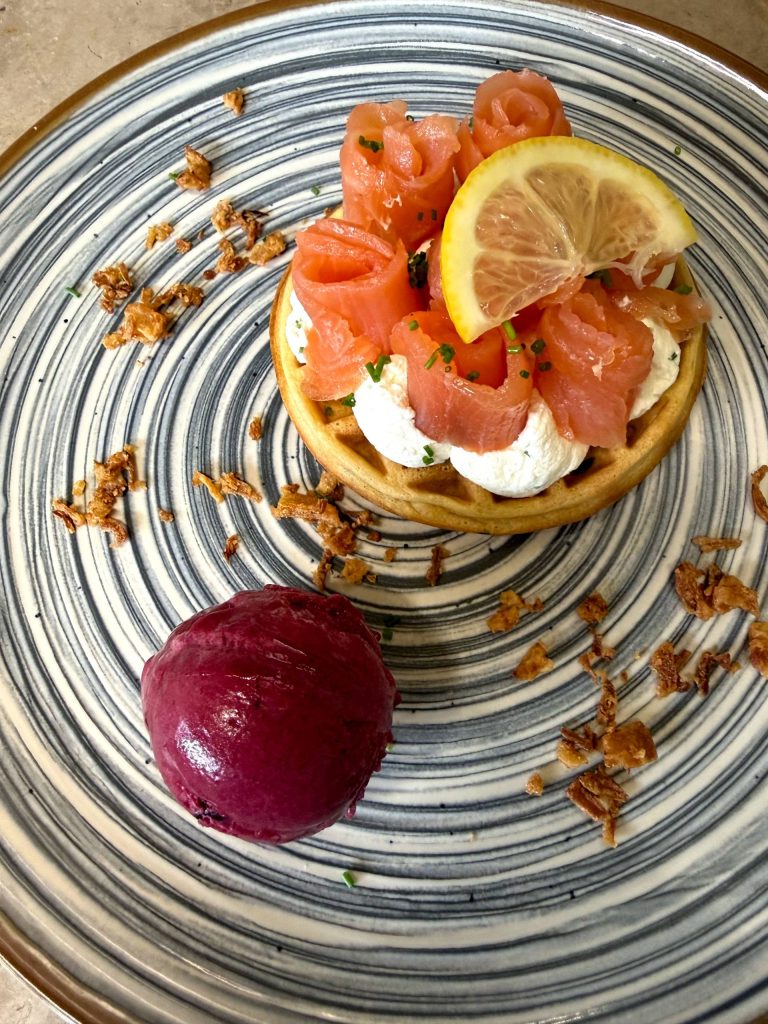 Gaufre au saumon fumé au Rapido à Sotteville-lès-Rouen
